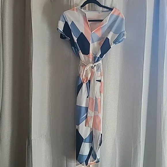 Small drese - Picture 1 of 2